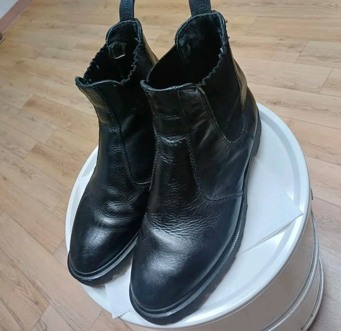 (270) Dr. Martens 2976 Chelsea Boots Black US 9