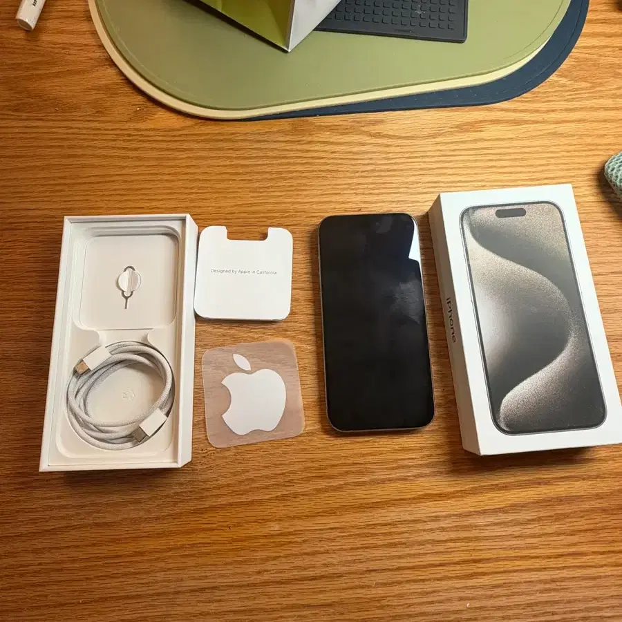 아이폰15프로 256gb 네츄럴 팝니다.