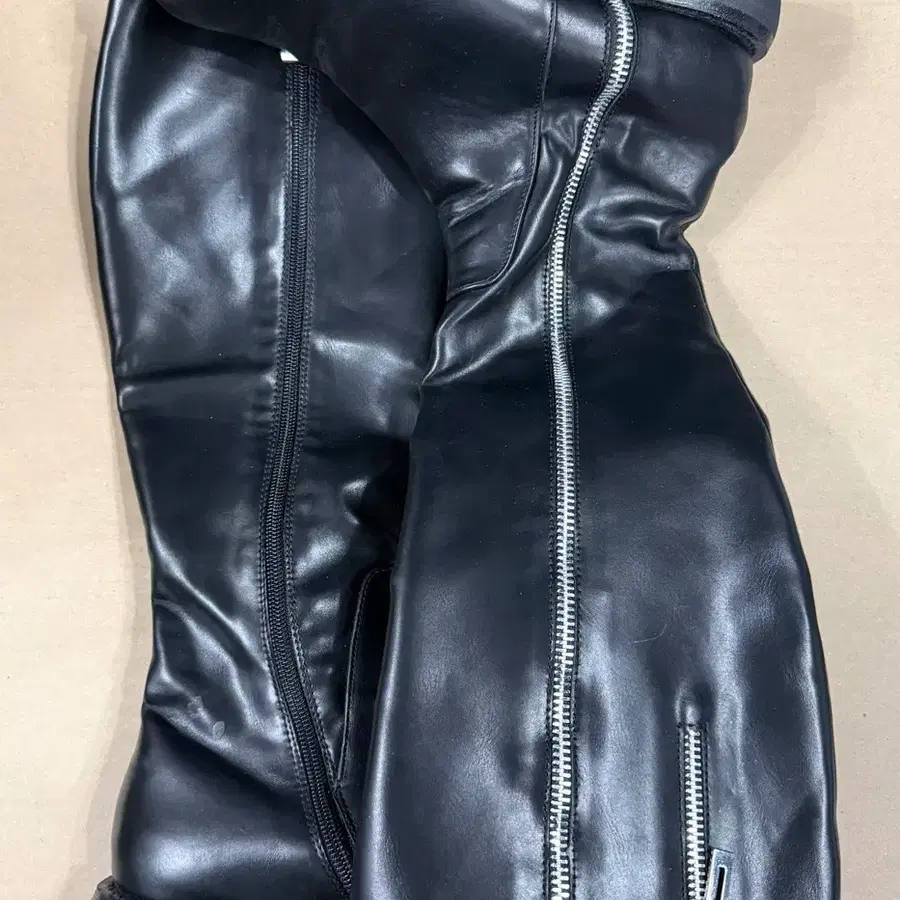 블랙 지퍼 롱 부츠 240