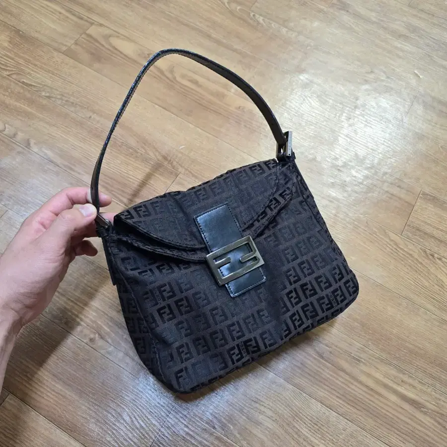 펜디 주카 맘마백 바게트백 정품