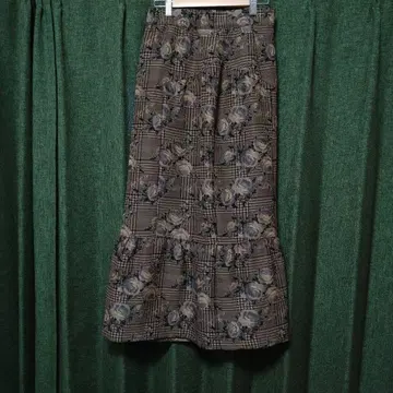 Herlipto Roses Jacquard Midi Skirt