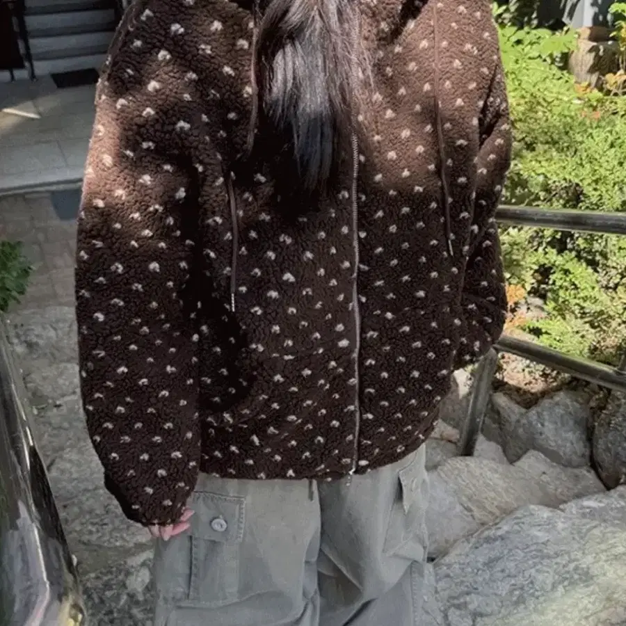 도트 브라운 후드 후리스