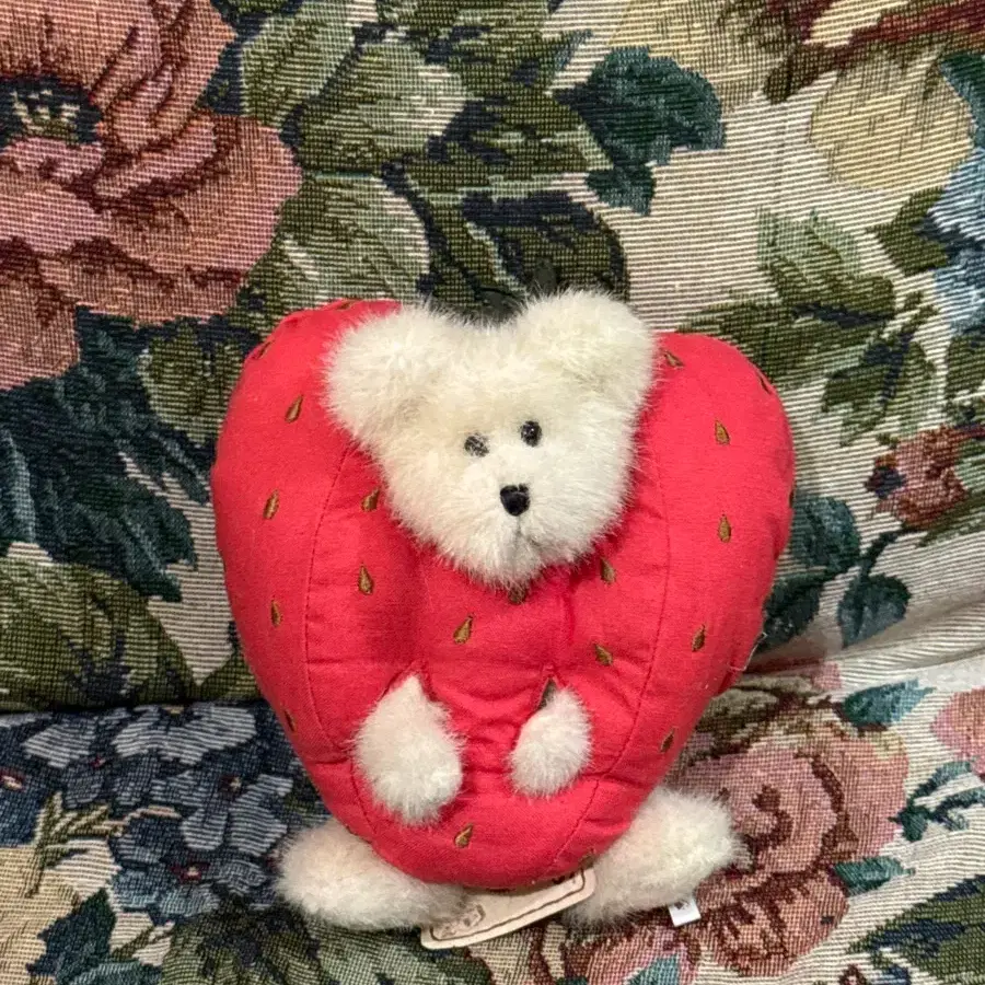 보이즈베어 빈티지 딸기 하트 인형