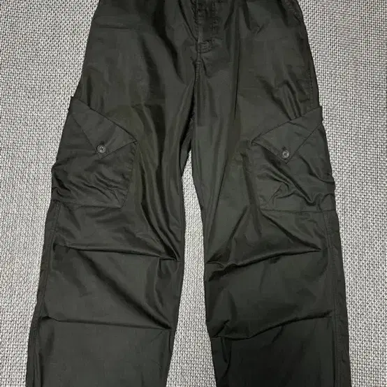 Folded pocket cargo parachute pants KHAKI