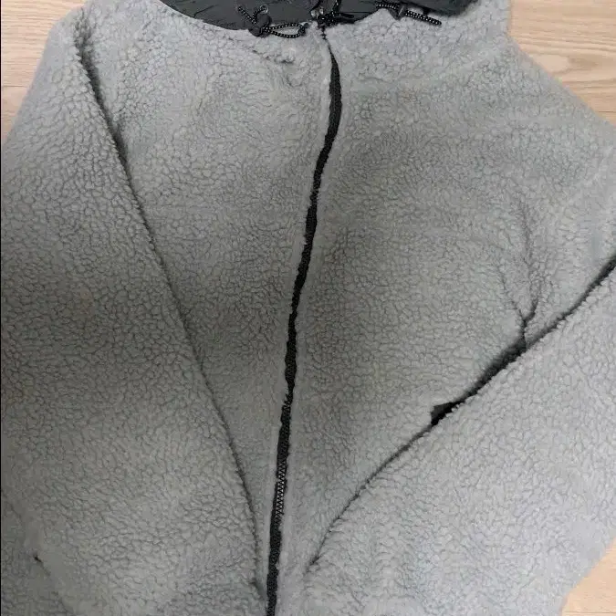 스파오 후드형 덤블 자켓