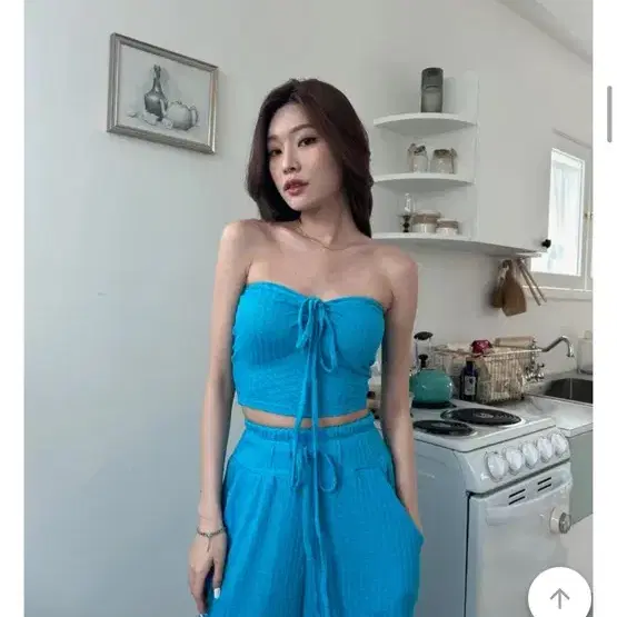 블루 와플 크롭탑 홀터넥 나시