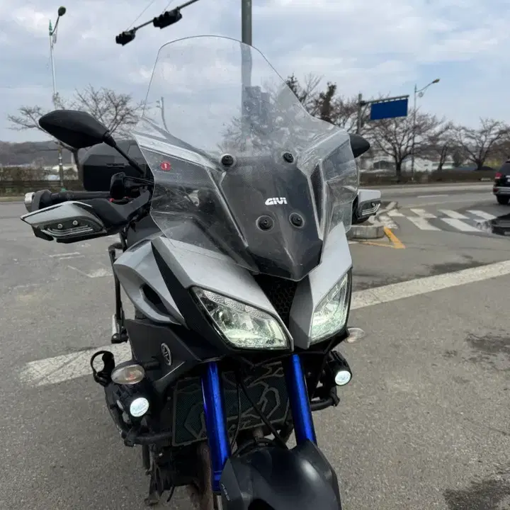 MT09 (2015) 9
