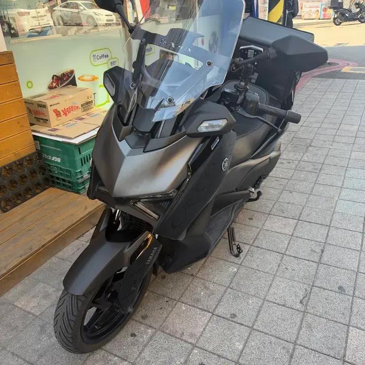 Xmax300