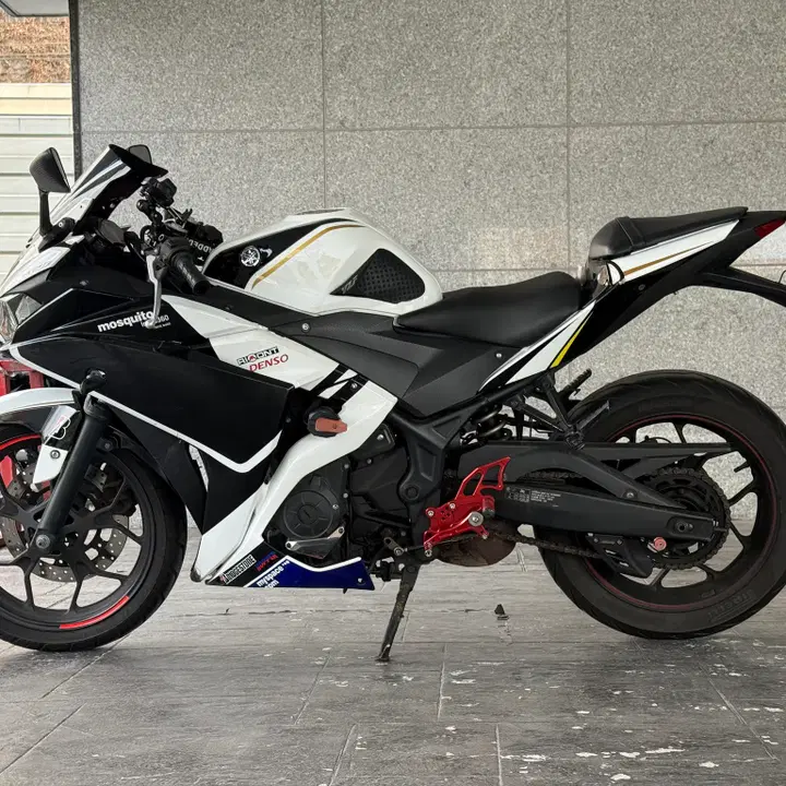 R3 (2015) 3