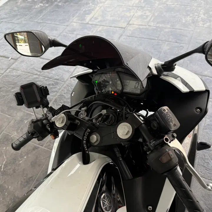 R3 (2015) 7