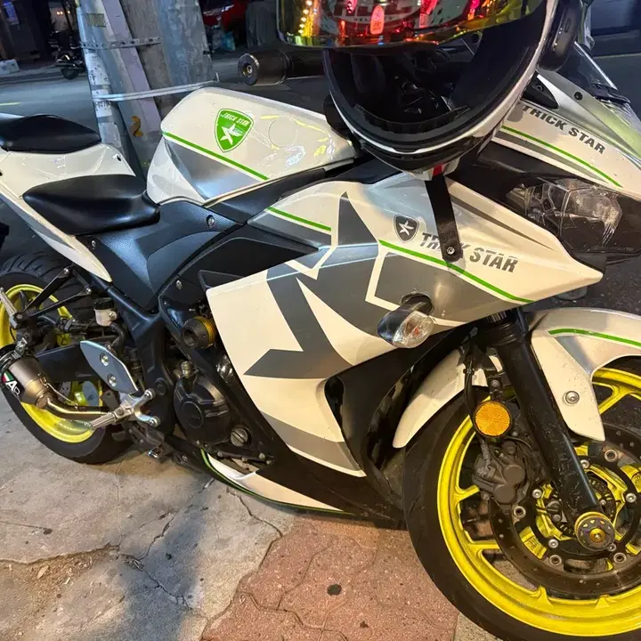 R3 (2018) 2