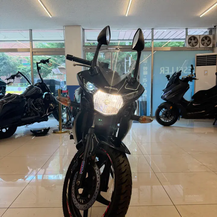 CBR125 (2013) 2