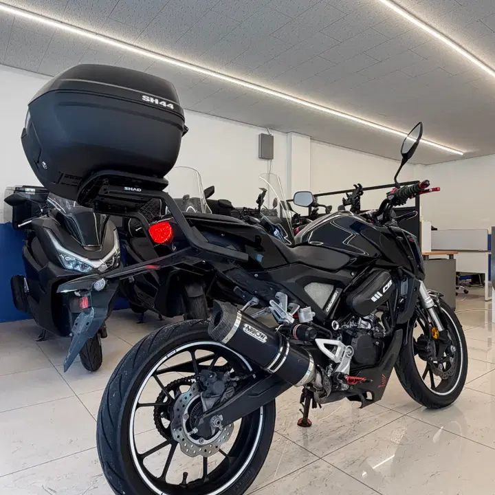 CB125R (2018) 4