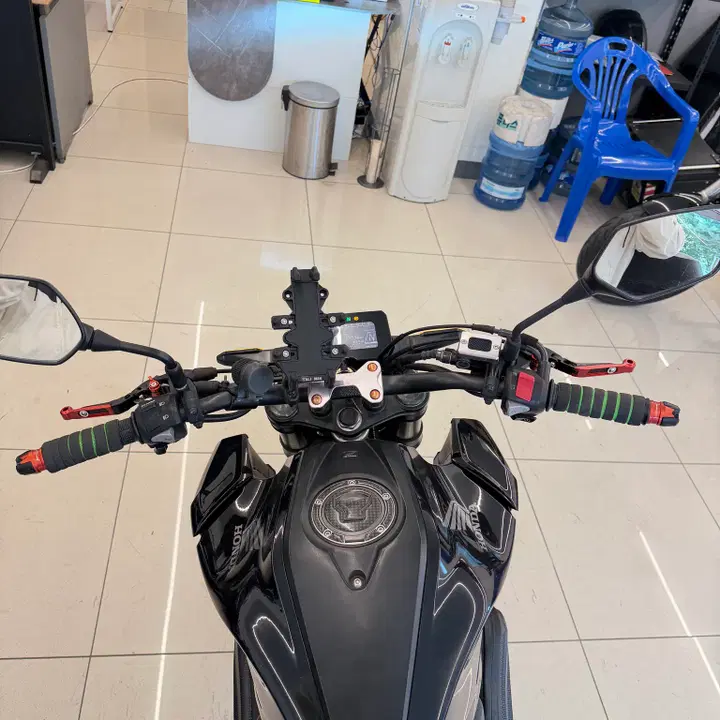 CB125R (2018) 7
