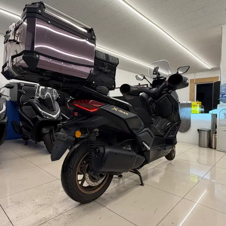 XMAX 300 (2024) 4