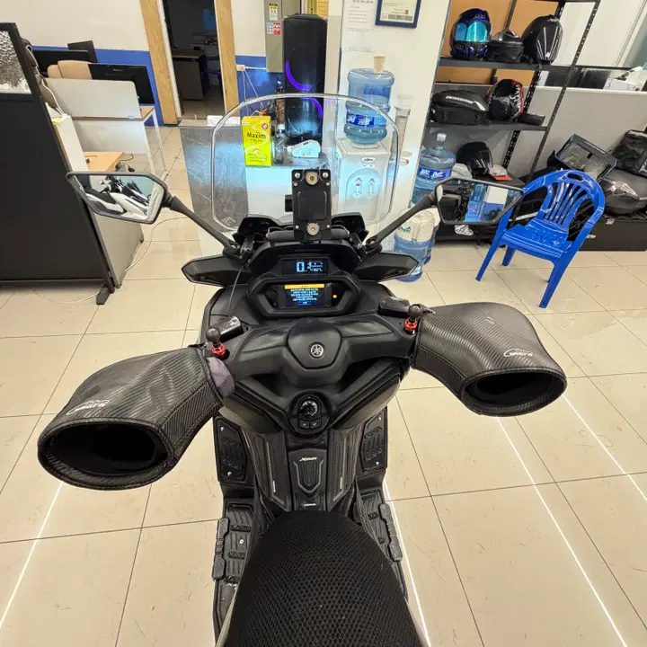 XMAX 300 (2024) 7