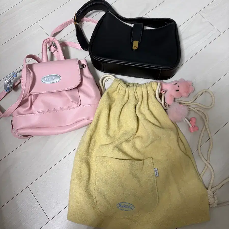 가방 전부 1만원에 팔아요