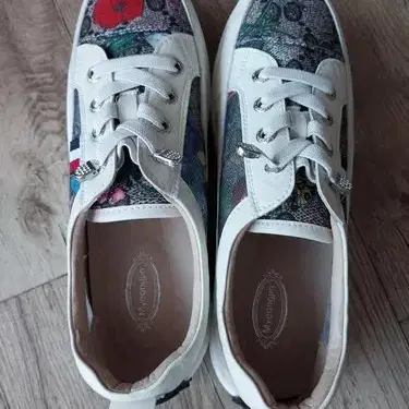 여성 스니커즈 신품 / 무료배송