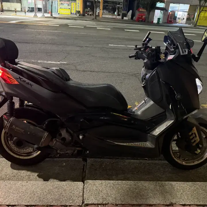 XMAX 300 (2020) 3