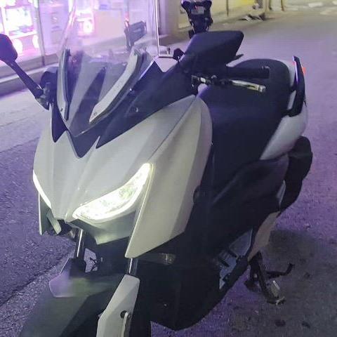 XMAX 300 (2018) 7
