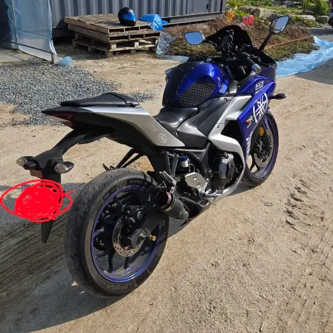 R3 (2016) 4