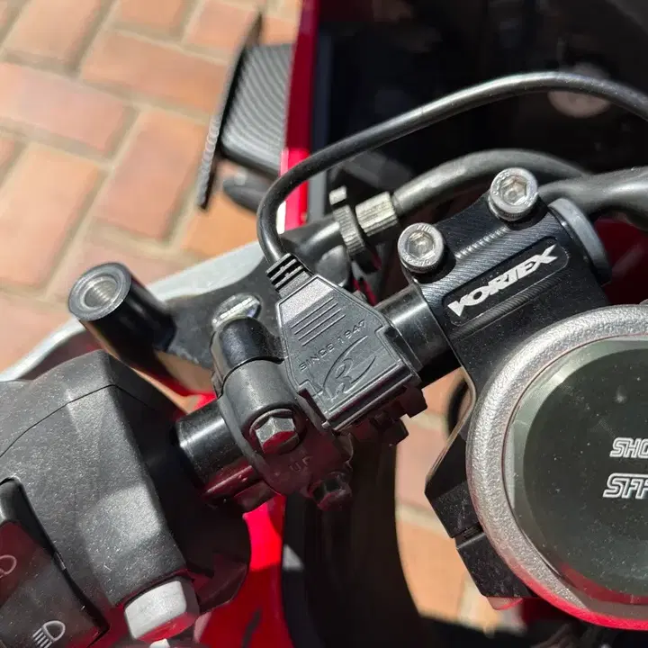 CBR650R (2021) 9