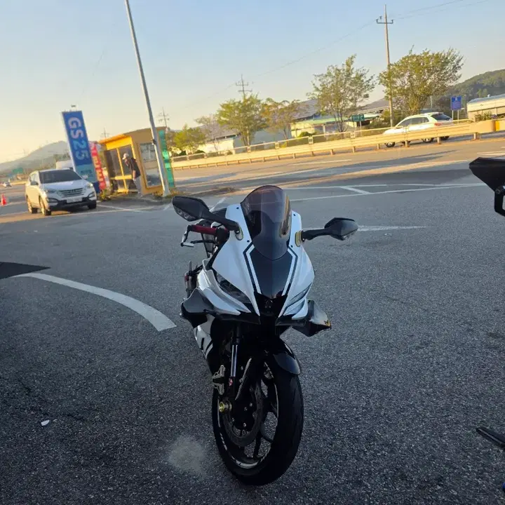 R3 (2020) 8
