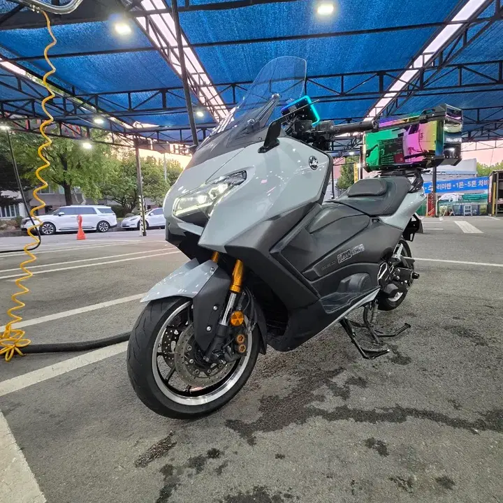 TMAX (2025) 2