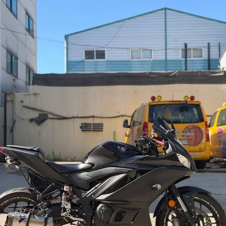 R3 (2020) 4
