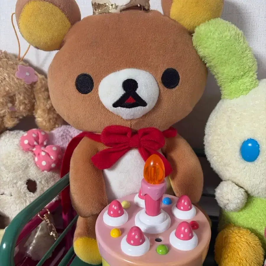 리락쿠마 생일케이크 작동 인형