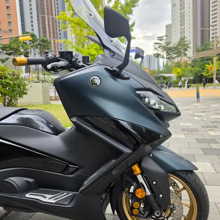 TMAX 560 (2023) 4