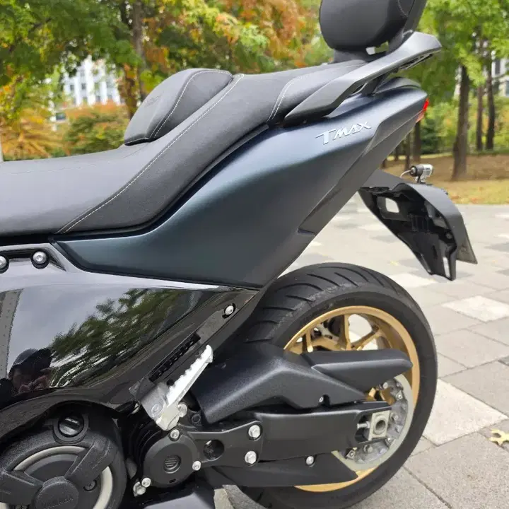 TMAX 560 (2023) 7