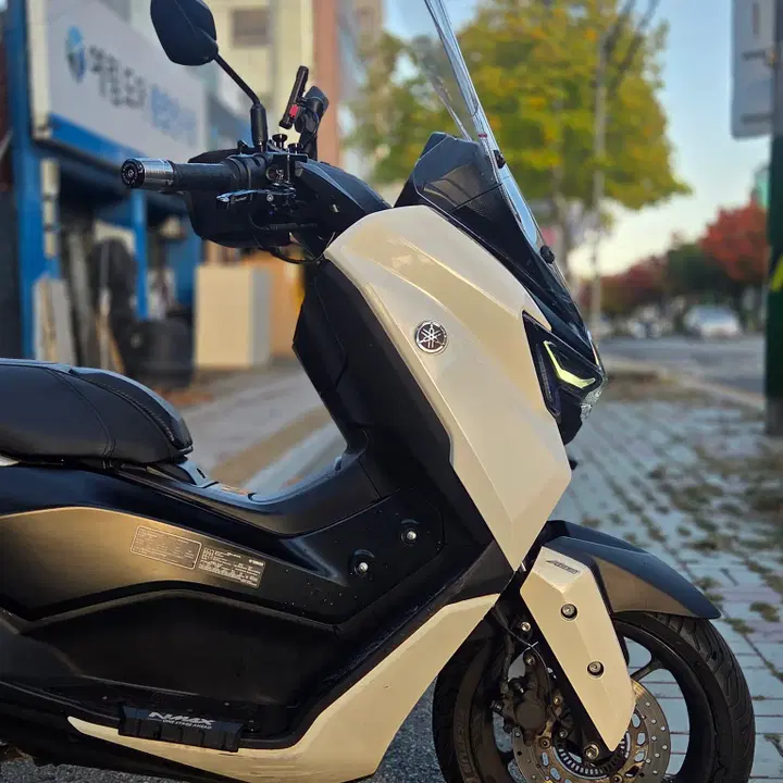 NMAX 125 (2025) 10