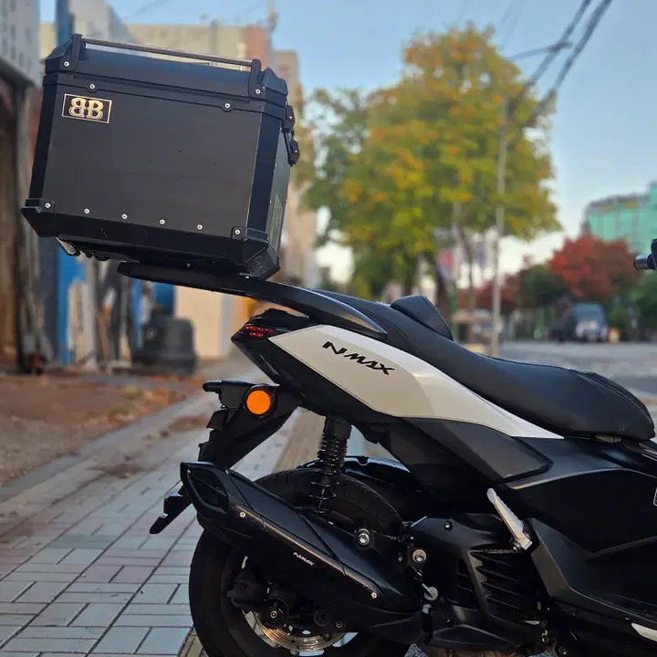 NMAX 125 (2025) 11