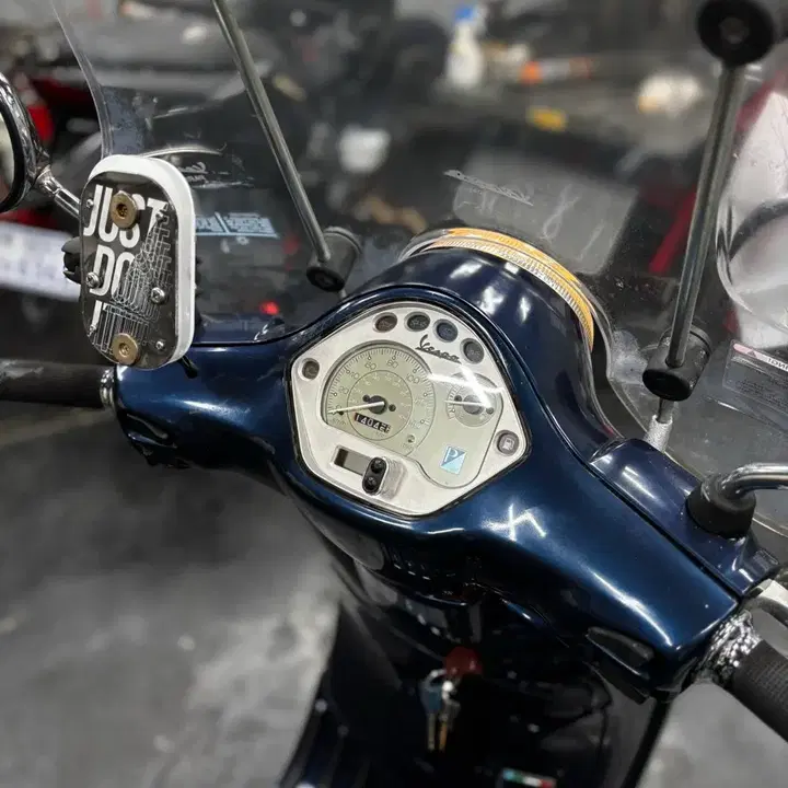 NMAX (2013) 9