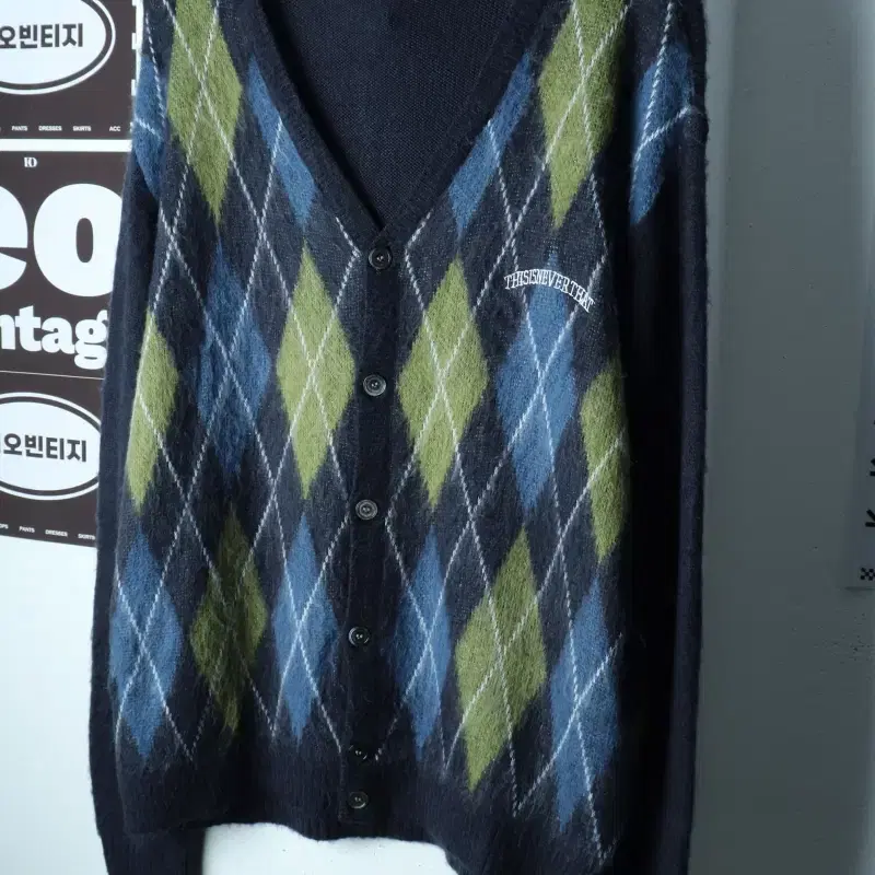 (L-XL) 디스이즈네버댓 니트 가디건 모헤어 아가일-H40668
