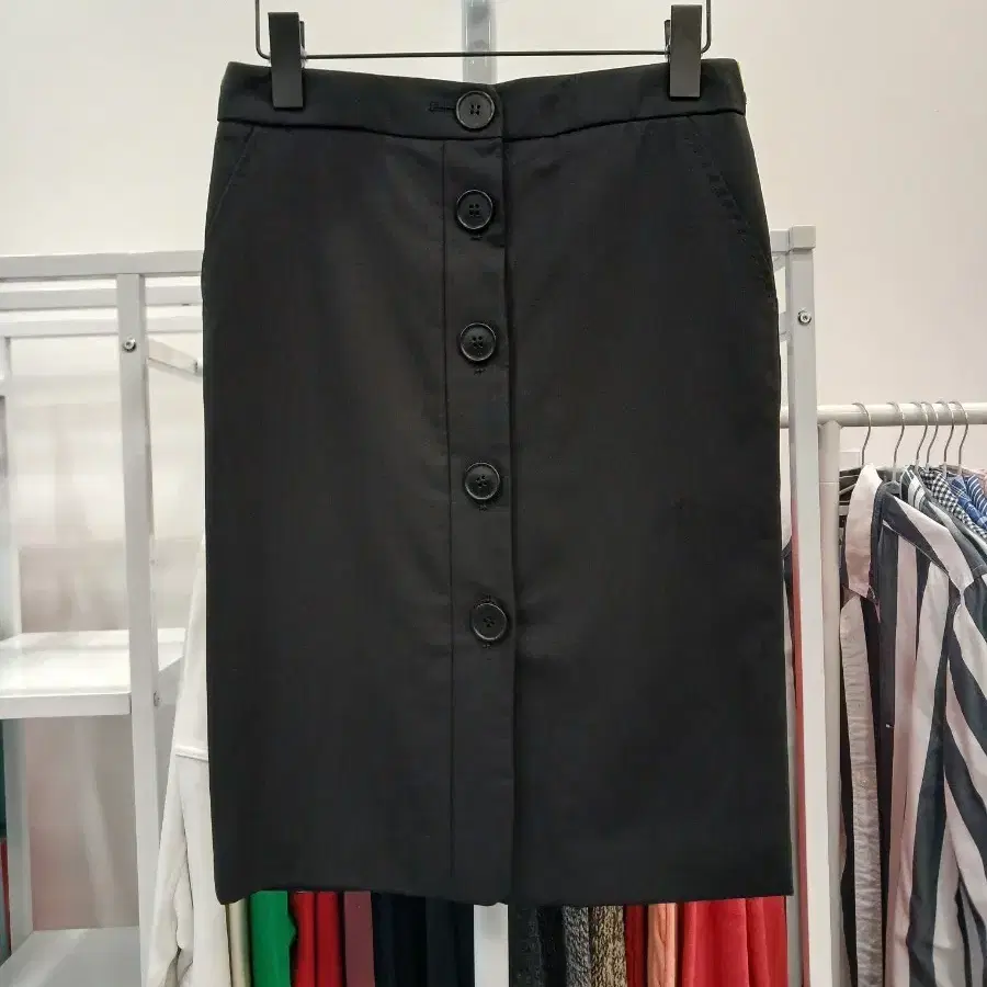 정품)폴스미스 made in ITALY블랙 버튼 포인트 H라인 스커트