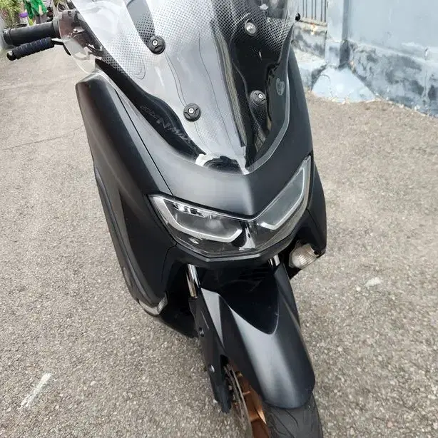 NMAX 125 (2022) 7