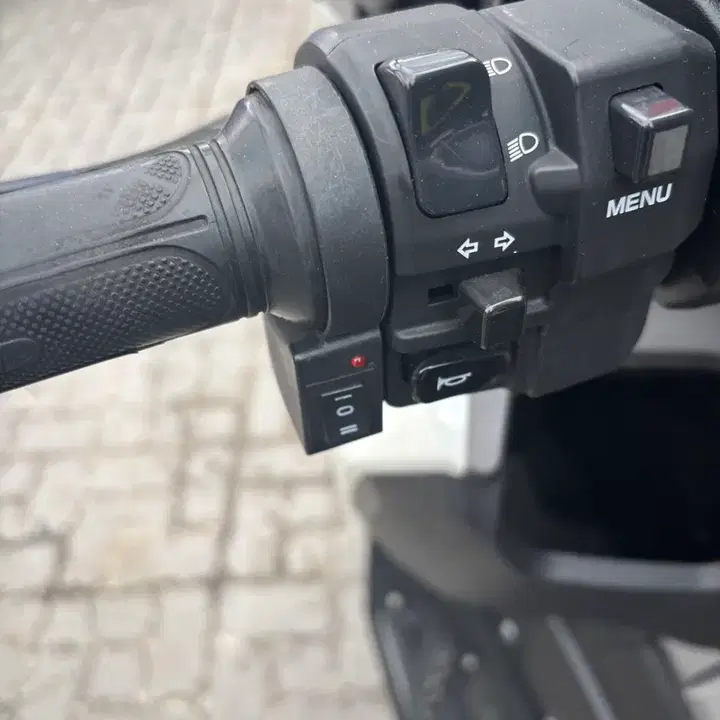 NMAX 125 (2025) 5