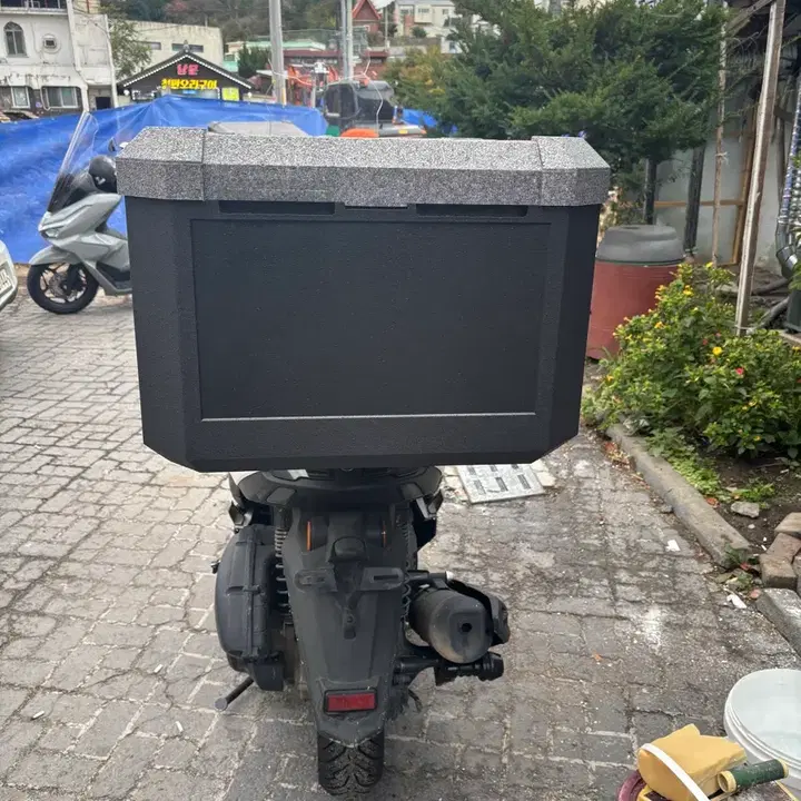 NMAX 125 (2025) 9
