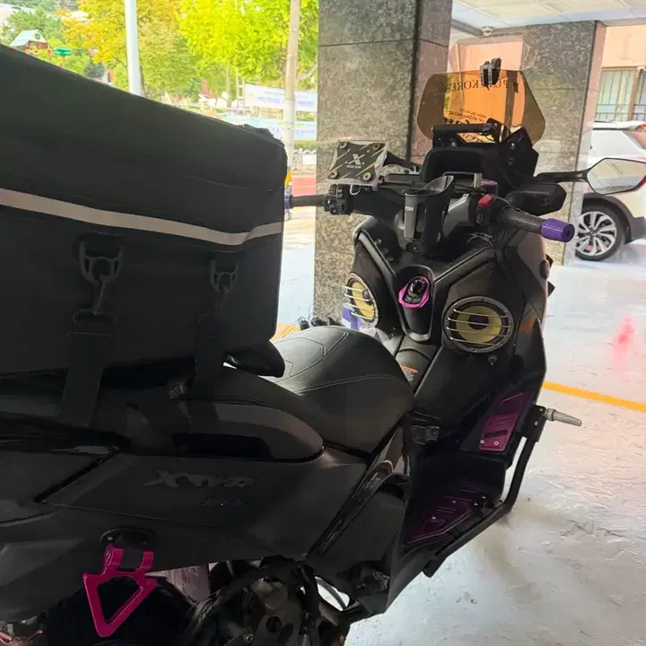 XMAX 300 (2024) 5