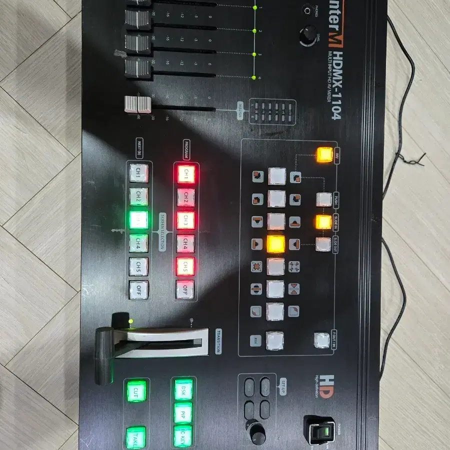 InterM HDMX-1104 AV 믹서기