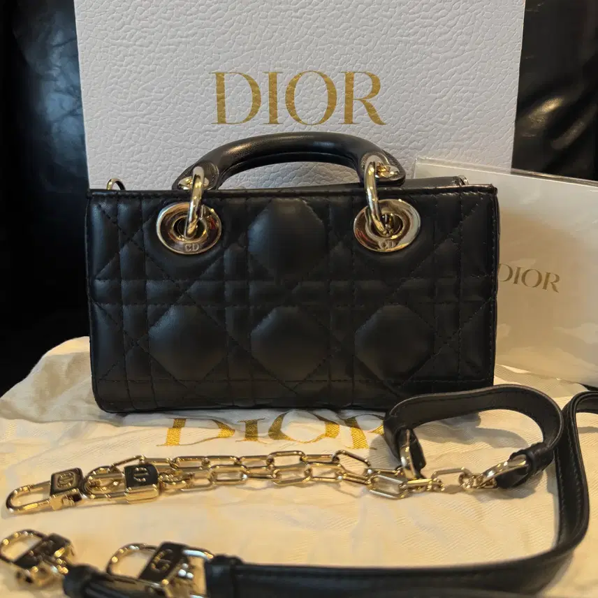 디올 [정품](새상품)디올 DIOR 레이디 디조이 마이크로 백 사진 2