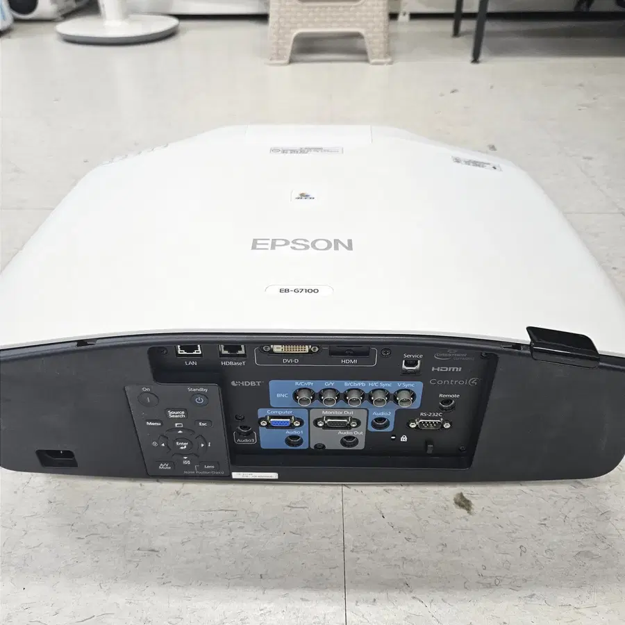 EPSON EB-G7400 프로젝터 판매합니다.