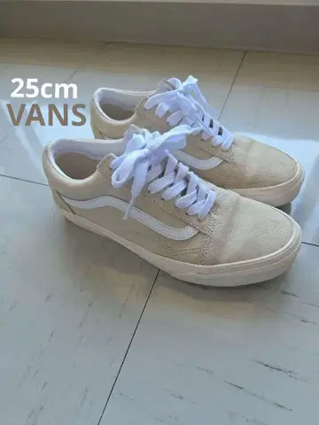 새상품급 Vans 베이지 스웨이드 로우컷 스니커즈 25cm