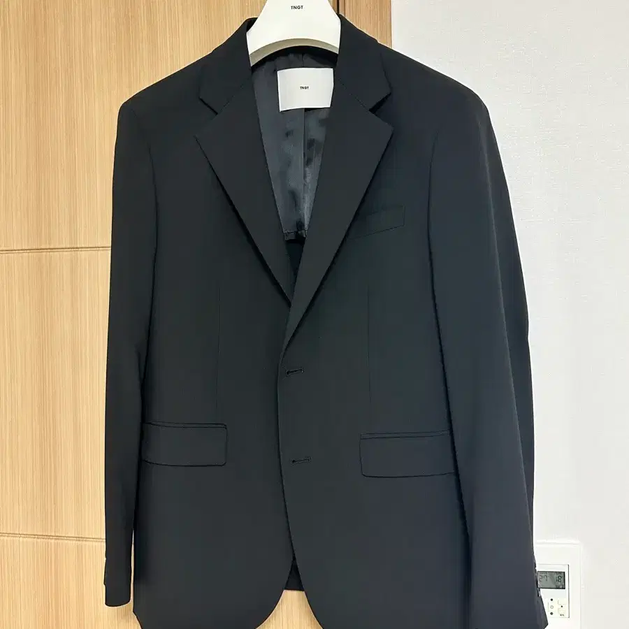 TNGT 컴포트 수트 블랙