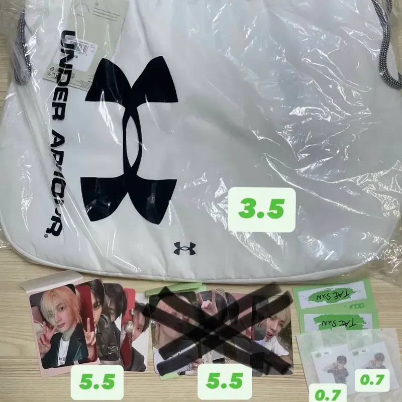 보넥도 언더아머 가방 공방포카 2set 태산 띠부씰 2개 양도