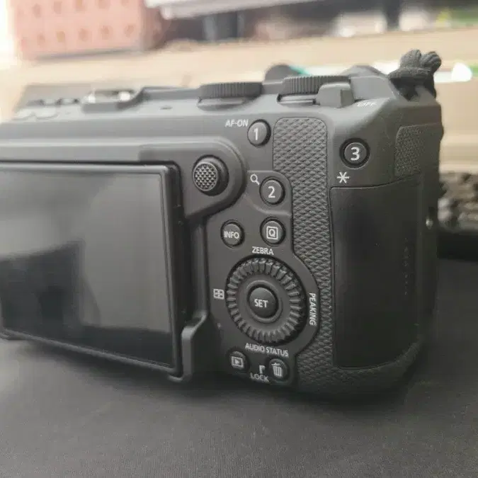 r6v
