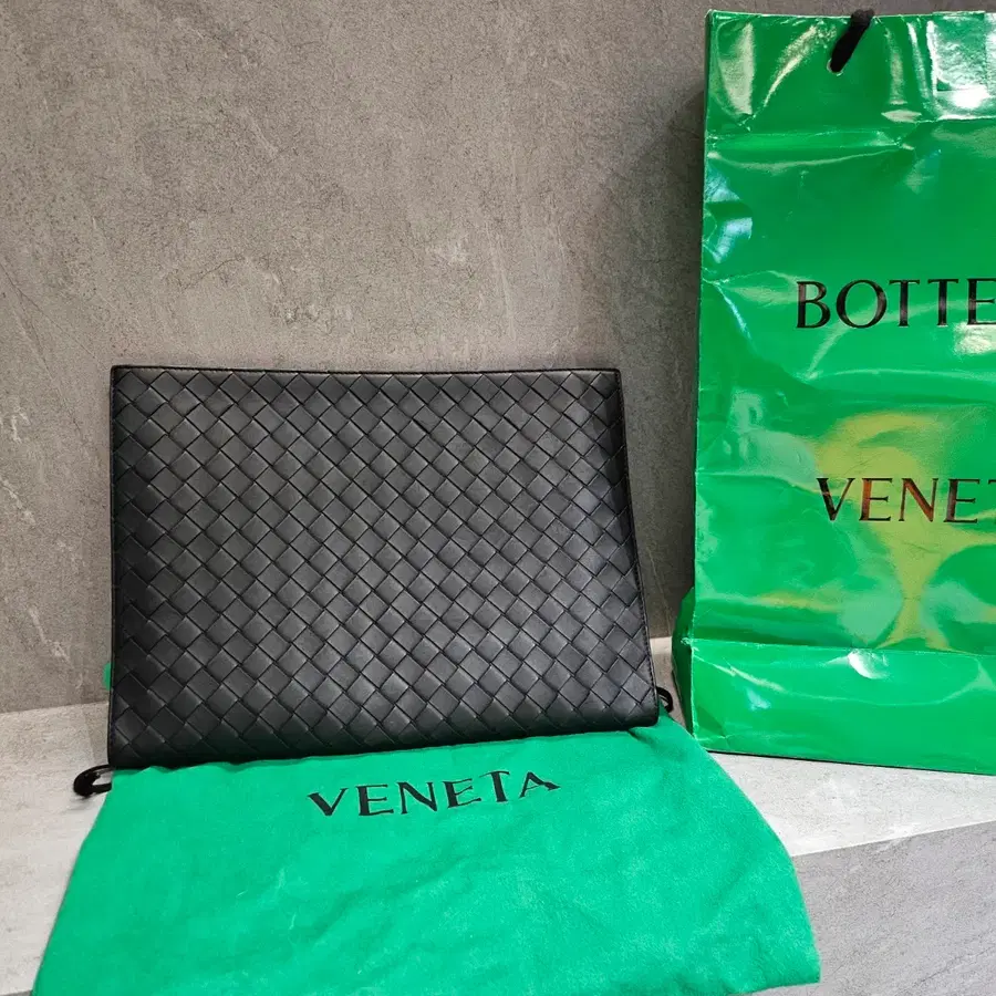 Bottega Veneta Intrecciato Leather Zip Clutch