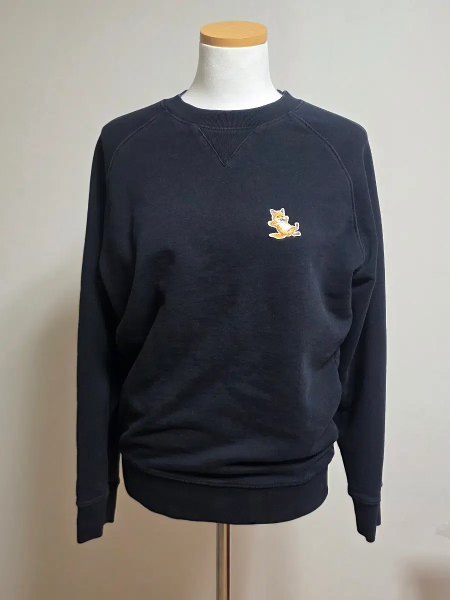 M) Maison Kitsune Chilex Fox Patch Sweatshirt GU00342KM0002